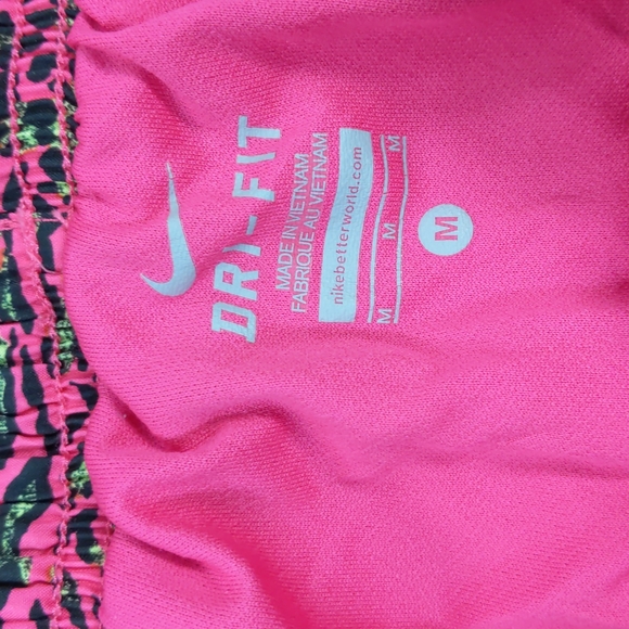 Nike Women’s Dri-FIT Tempo Running Shorts Size Medium - Picture 3 of 5